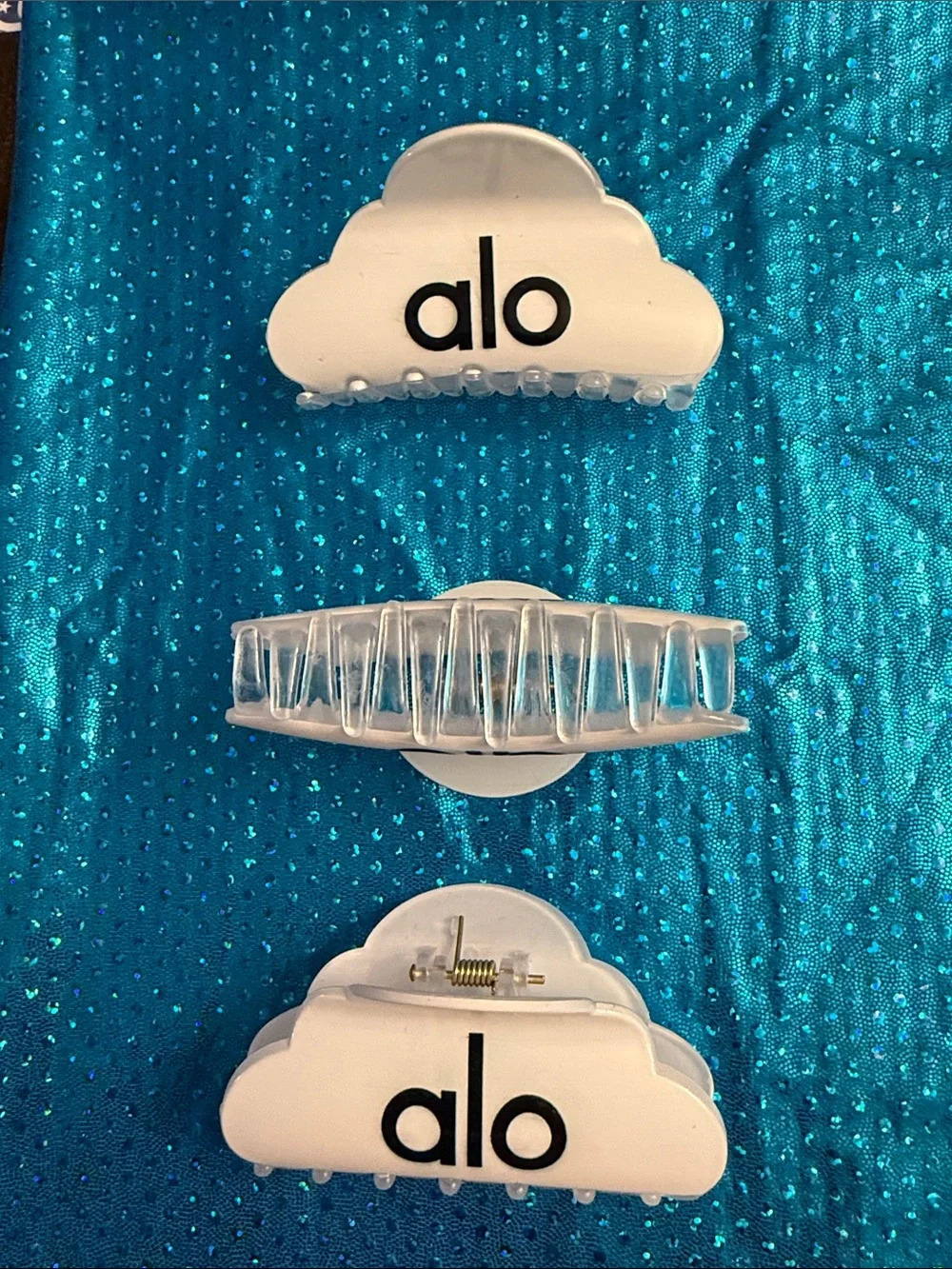 ALO Yoga Inspired White Cloud Hair Claw Clips (OS)
